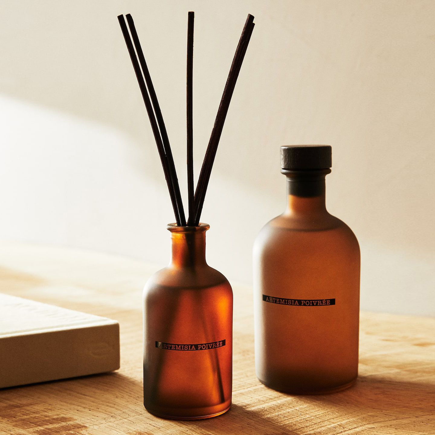럭셔리 블랙 빛 수용 병 50ml 300ml 발리 꽃 아로마 에센셜 오일 리드 디퓨저 오일 많은 세트
