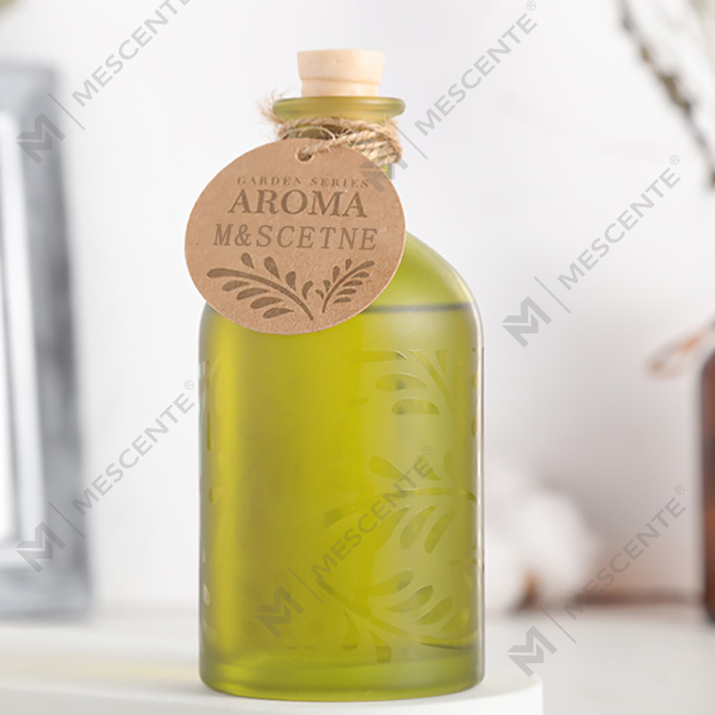 M&Scent 선물 상자가 있는 고급 맞춤형 개인 상표 유리병 꽃 액체 리드 디퓨저