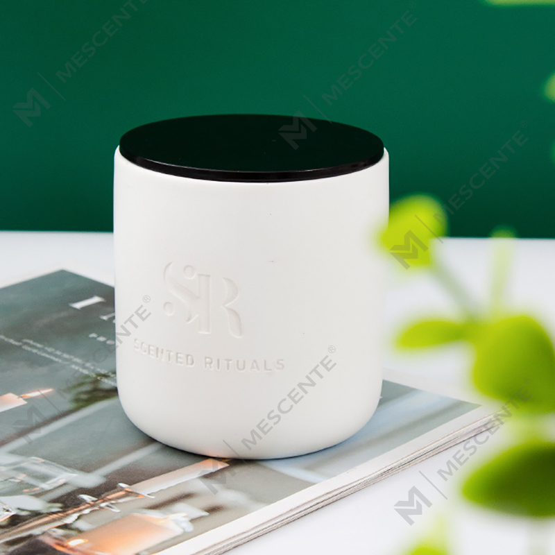 M&S 향기 맞춤형 로고 나무 뚜껑이 달린 저렴한 세라믹 항아리 양초, 코코넛 왁스 고급 양초