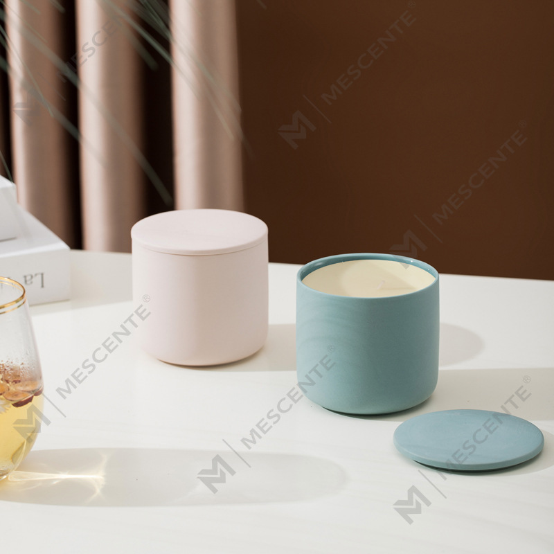 M&Scent 대나무 뚜껑이 있는 도매 맞춤형 현대 대형 3 심지 실버 화이트 서리로 덥은 크리스마스 캔들 항아리