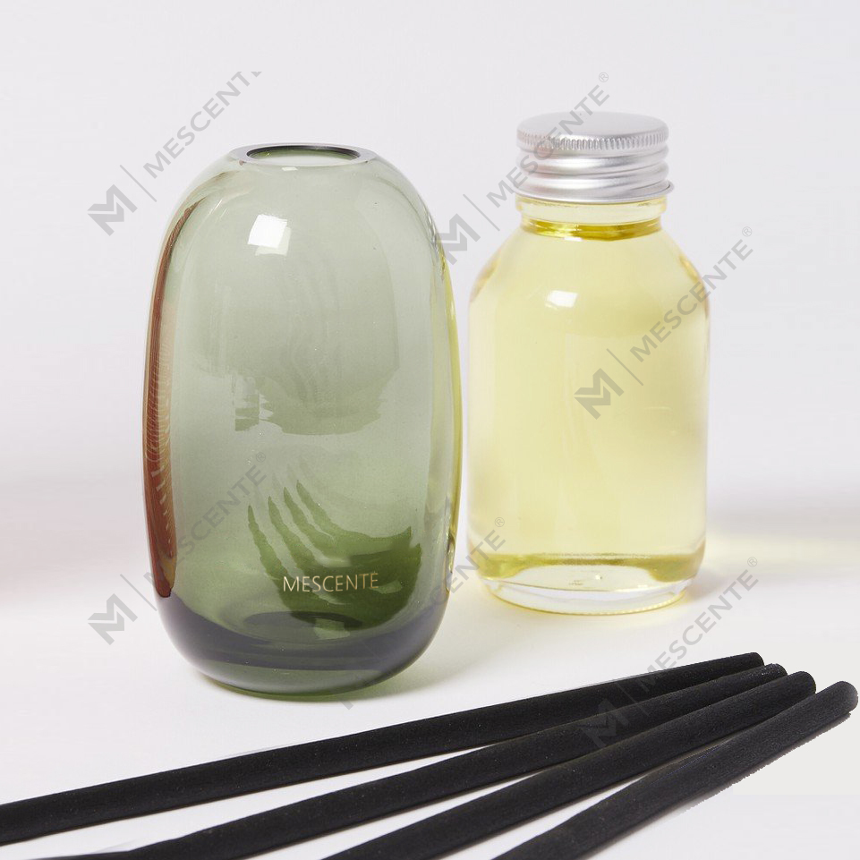 럭셔리 100ml 200ml 500ml 다이아몬드 둥근 병 Loris Sola 꽃 앰버 크리스탈 Eyfel 향수 리드 디퓨저 오일