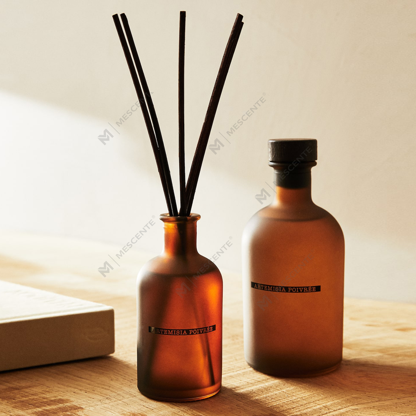 럭셔리 대형 블랙 젖빛 병 50ml 300ml 말린 꽃 꽃 아로마 에센셜 오일 리드 디퓨저 오일 세트 대량